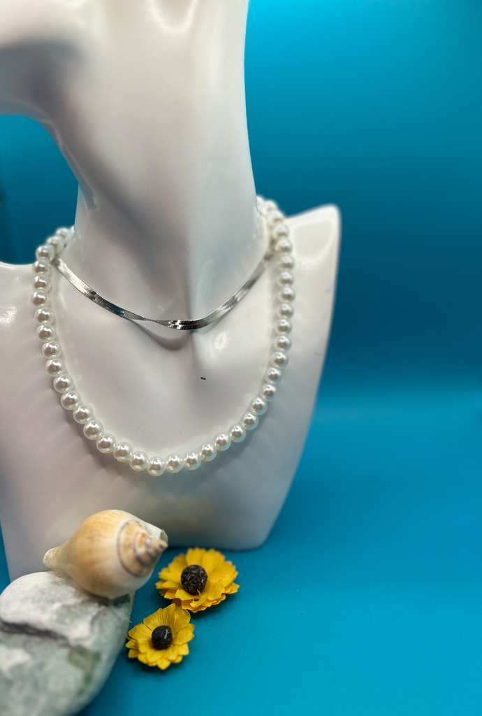 Collier de perle argenté